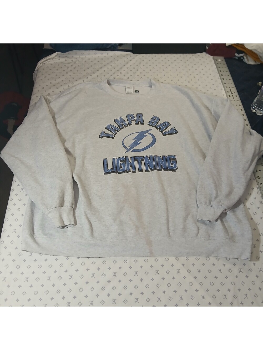 Tampa Bay Lightning NHL Crewneck Sweatshirt Gray Mens 2XL Hockey Y2K